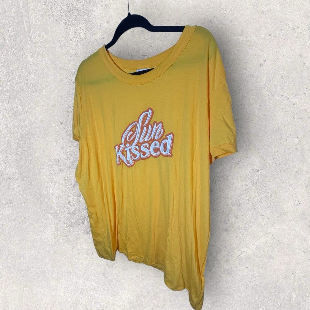 LulaRoe Liv Tshirt-Size 3XL-Yellow With “Sun Kissed”Print On Front Of Shirt-NWT